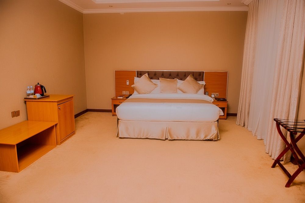 undefined KIM Hotel 4