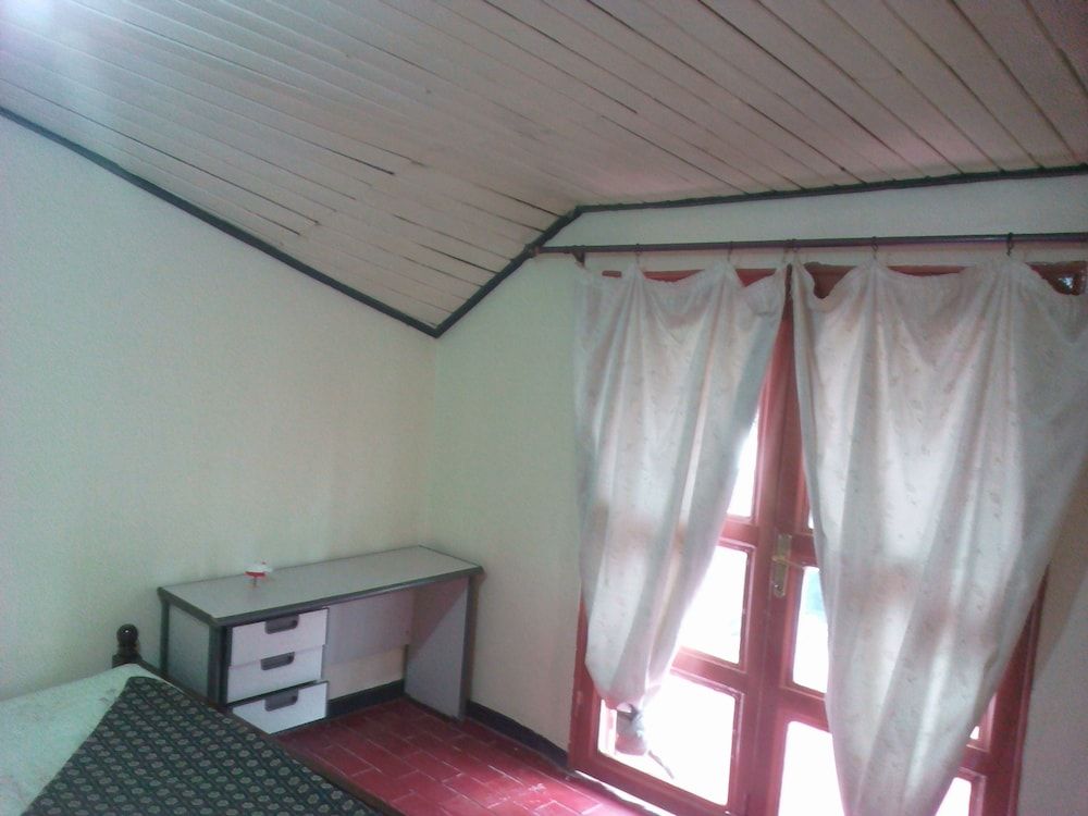 GreenPage Garden Suites Executive Double Room Single Use, Private Bathroom, Mountain View 7