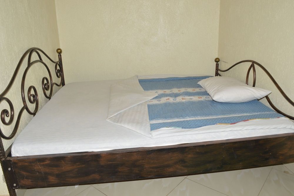 undefined Peace & Grace Motel 9