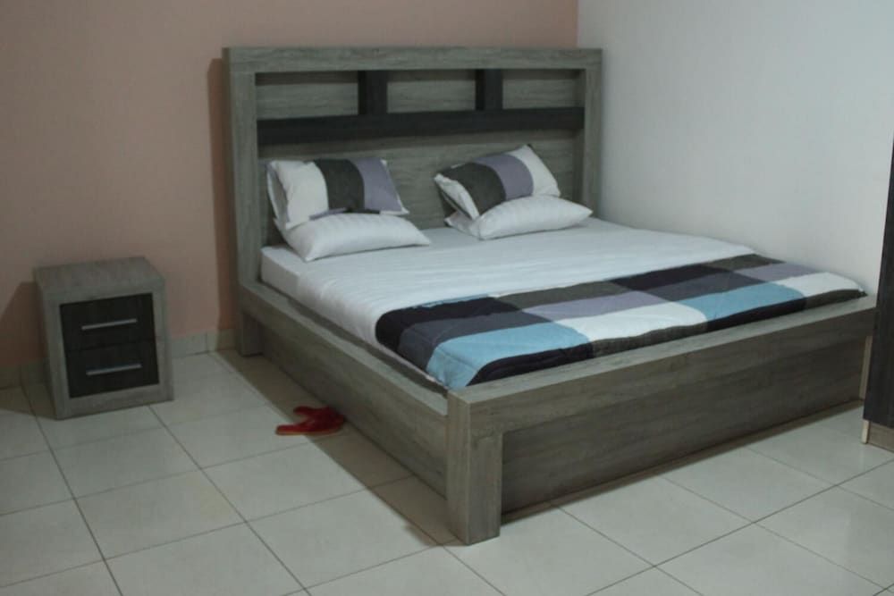 undefined Clearcom Residence 7