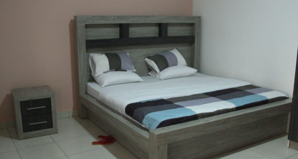 undefined Clearcom Residence 6