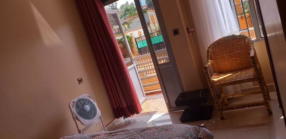 The Crib Serviced Double Room 9