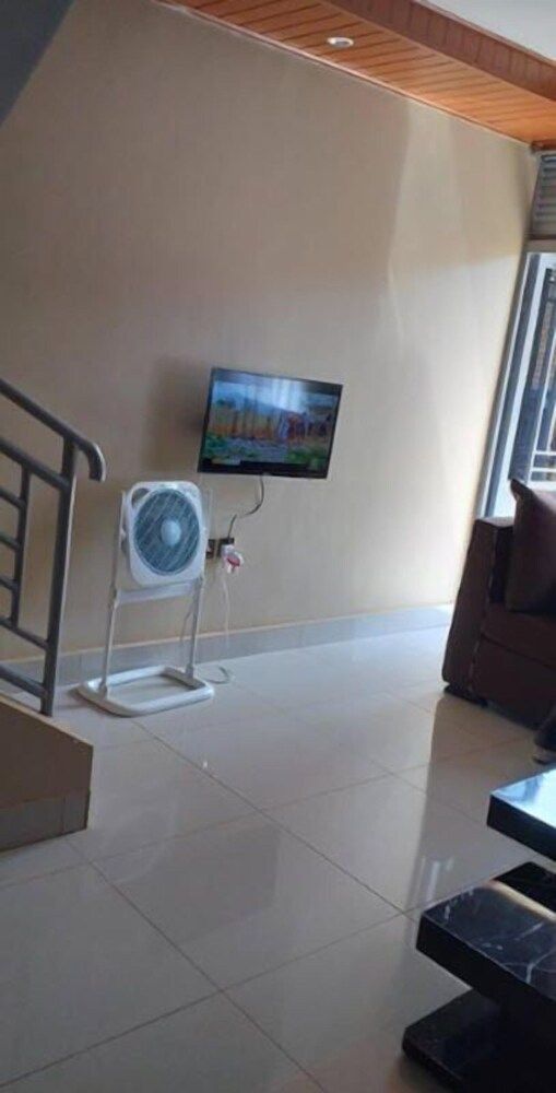 The Crib Serviced Double Room 13