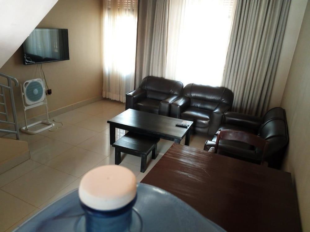 The Crib Serviced Double Room 10