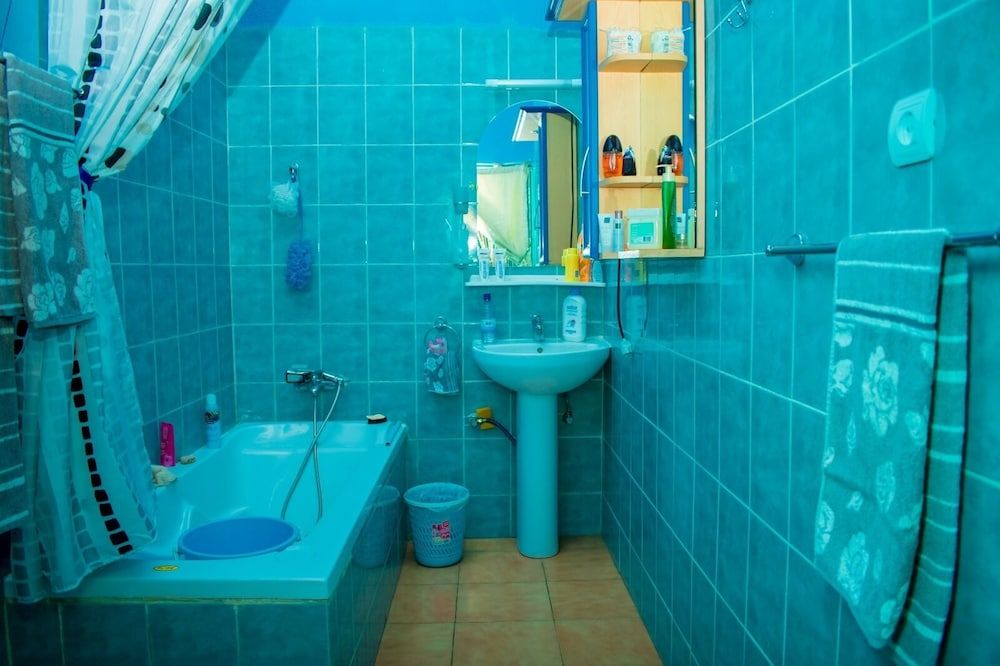 Transit House Airport Senior Apartment 10