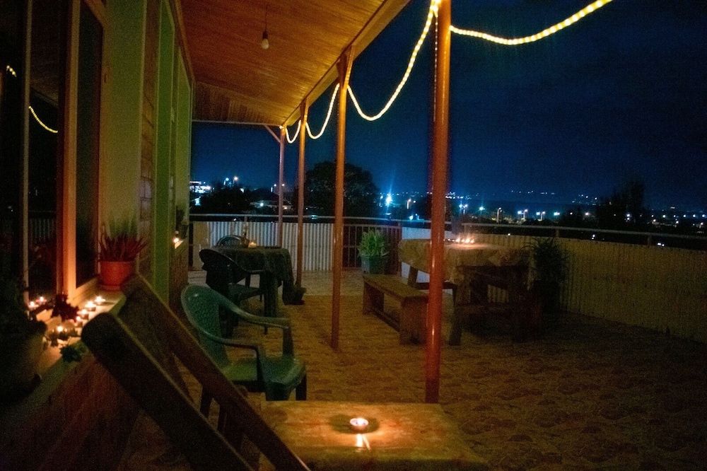 Transit House Airport Senior Apartment 9