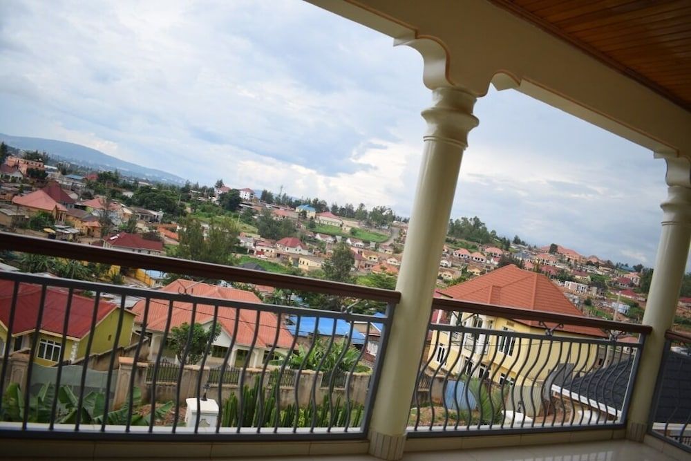 undefined Atlas Hoood 01 3