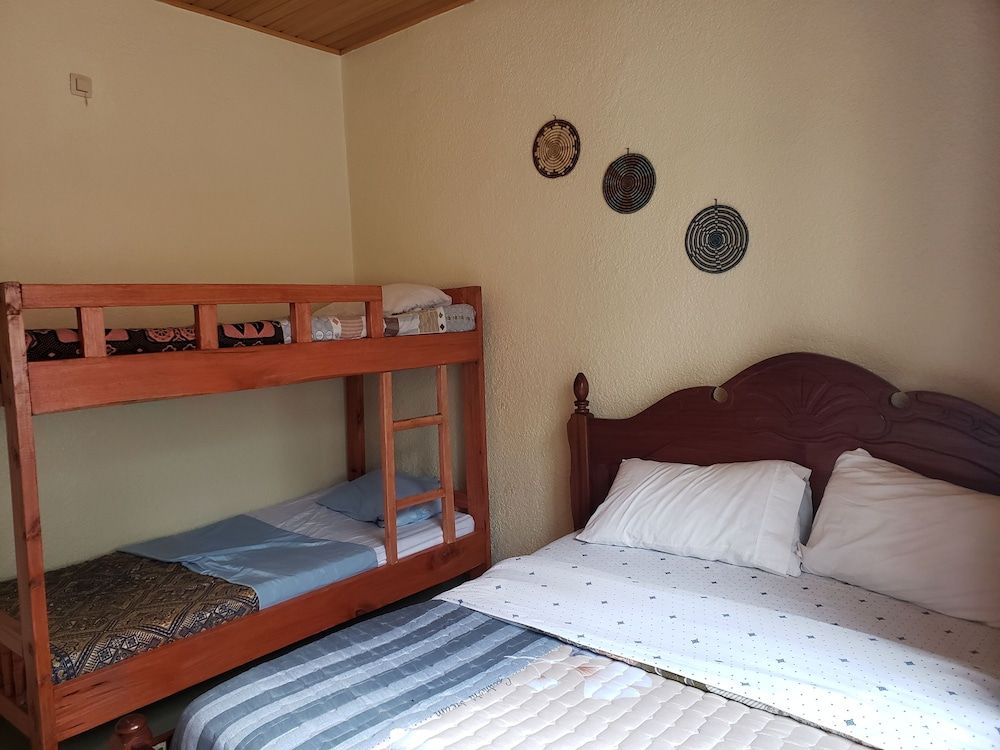 Kigali Castle B&B - Hostel Family Quadruple Room 5