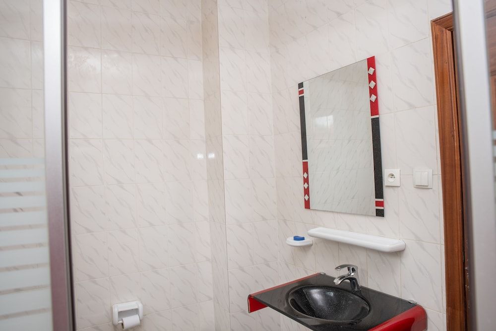 Kigali Castle B&B - Hostel Basic Room, Shared Bathroom 6