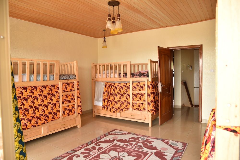 Kigali Castle B&B - Hostel Shared Dormitory, Multiple Beds, Shared Bathroom 17