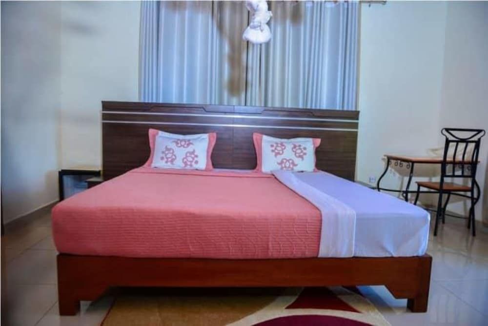 undefined Elegance Hotel 6