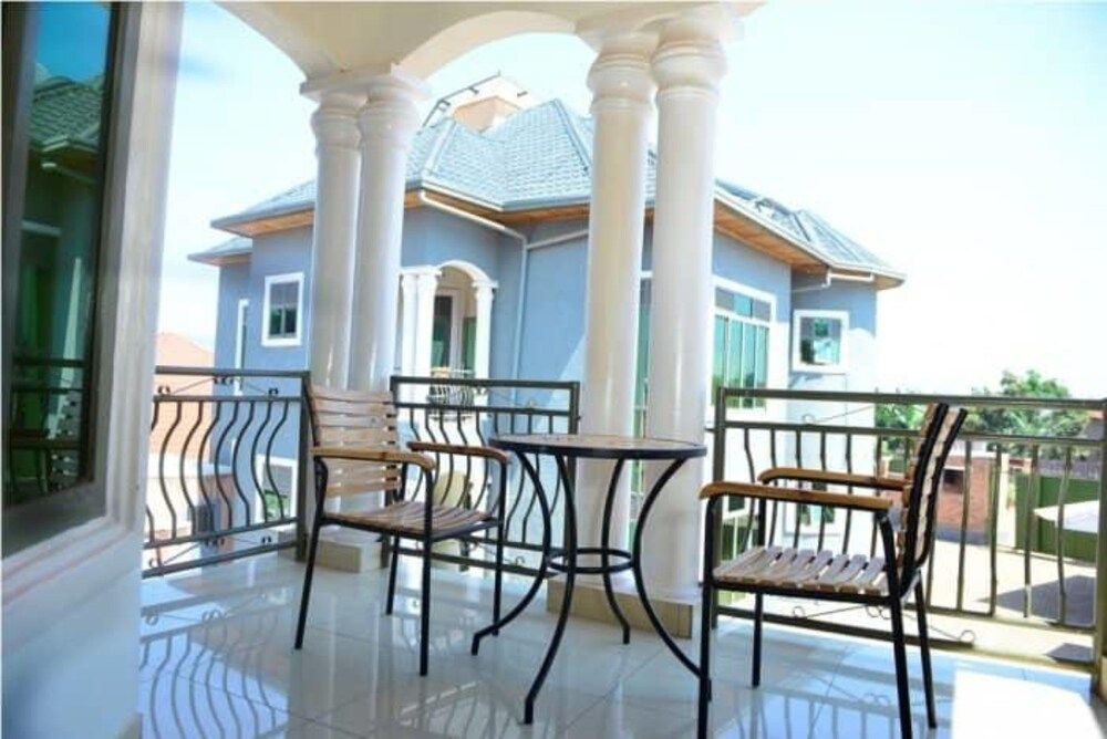 undefined Elegance Hotel 2