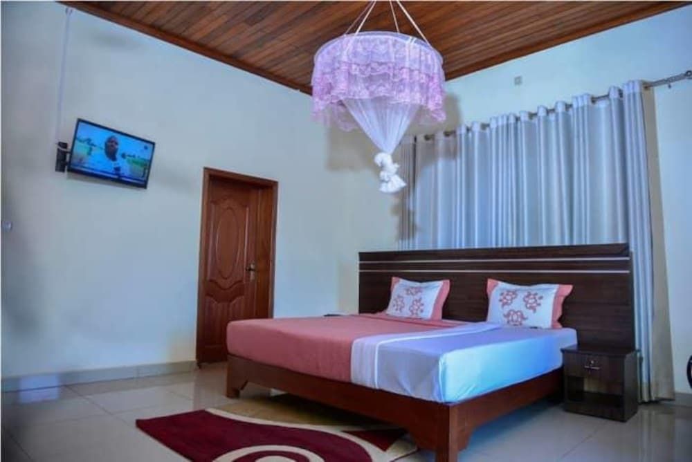 undefined Elegance Hotel 5