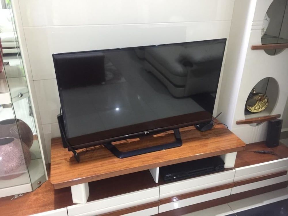 undefined Lion Motel 6