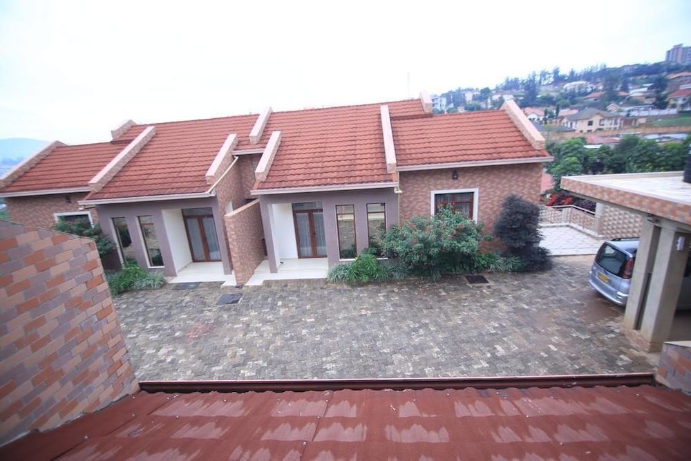 undefined UM Apartments 4