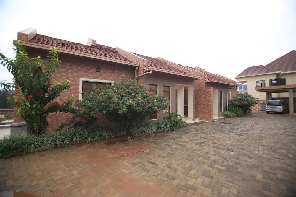 undefined UM Apartments 8