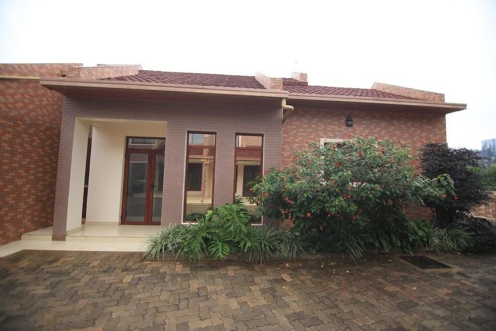 undefined UM Apartments 10