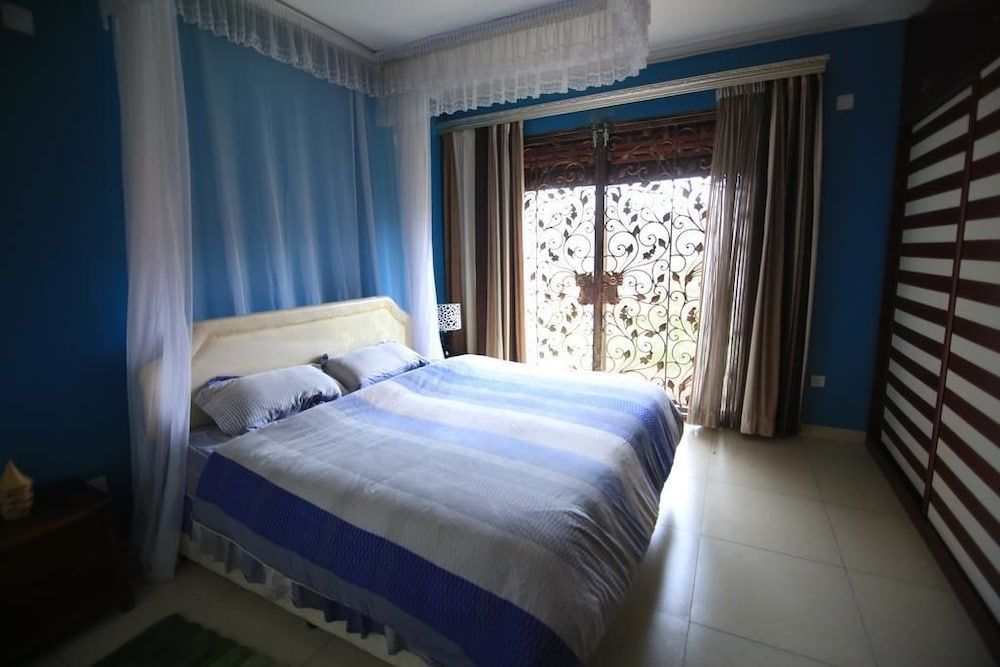 undefined UM Apartments