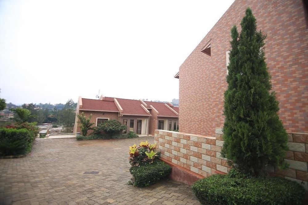 undefined UM Apartments 6