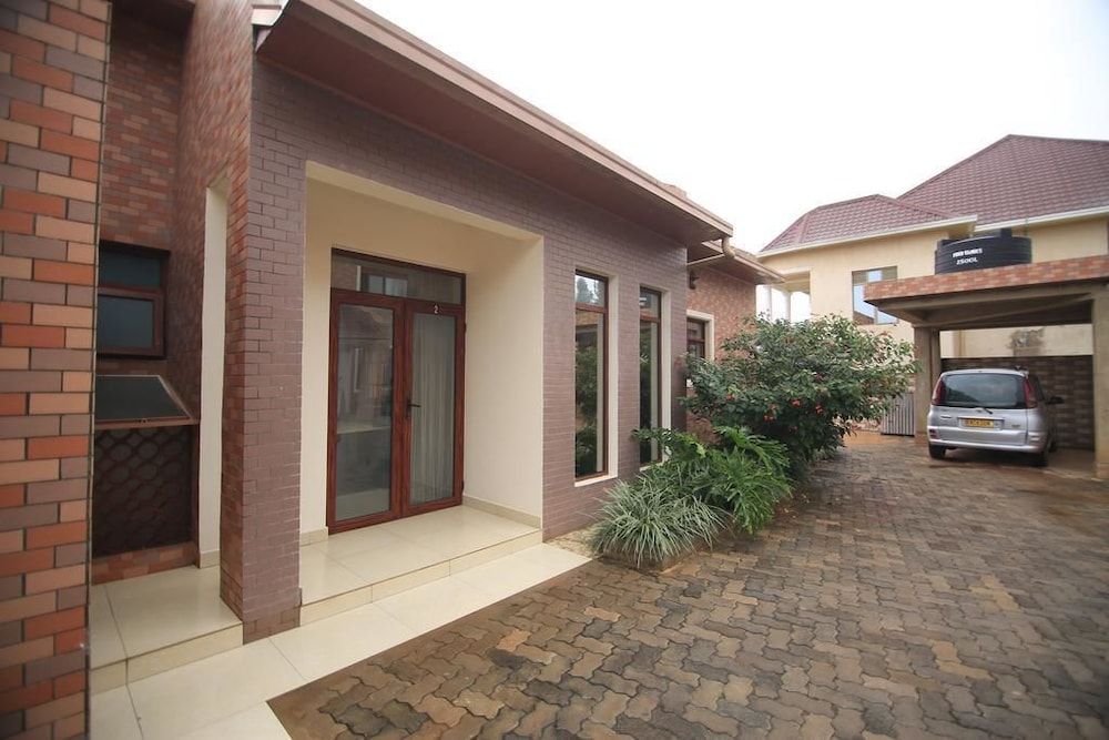 undefined UM Apartments 9