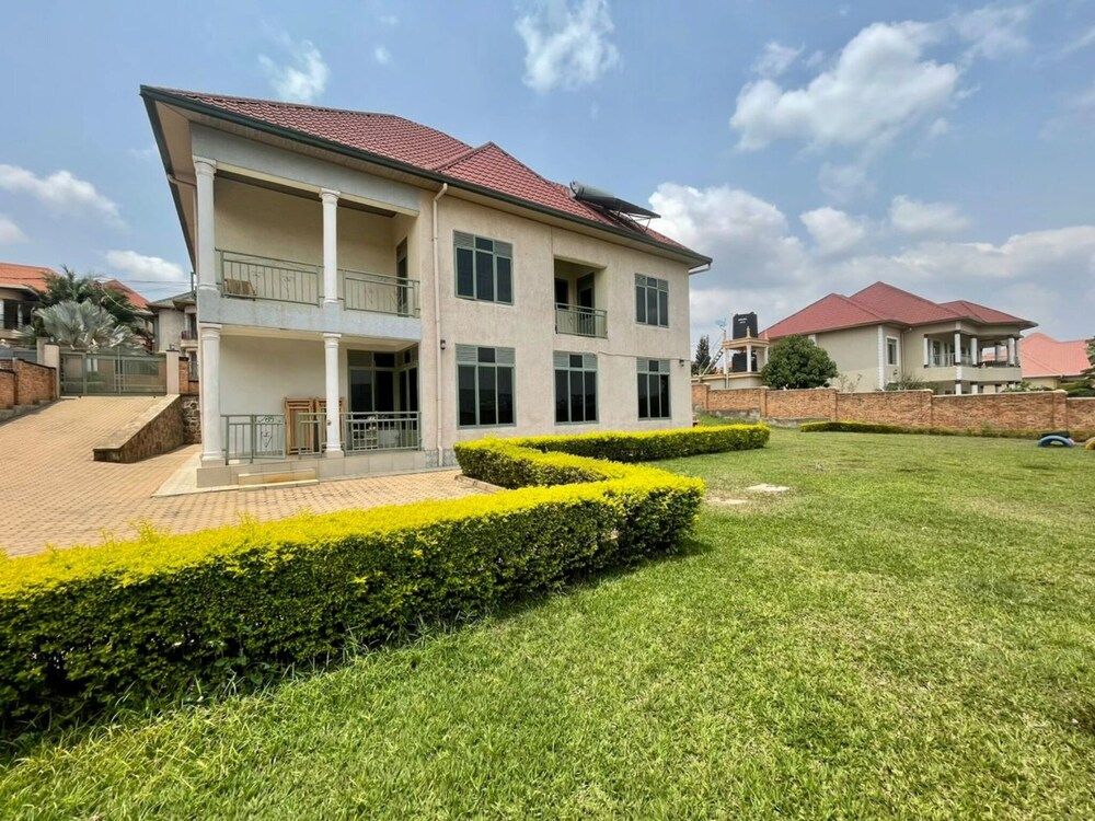 undefined Room in House - Comfort Away From Home Double bed for two - Mugesera 2