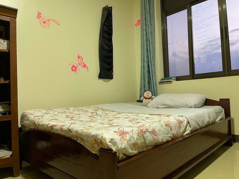 Room-nshuti Spacious Quiet Rm For Short Shared Dormitory, 1 Bedroom, Balcony, Garden View 4