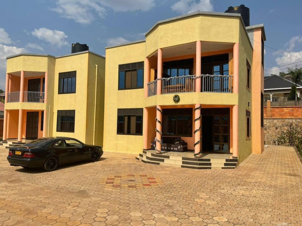 undefined Room-nshuti Spacious Quiet Rm For Short 8