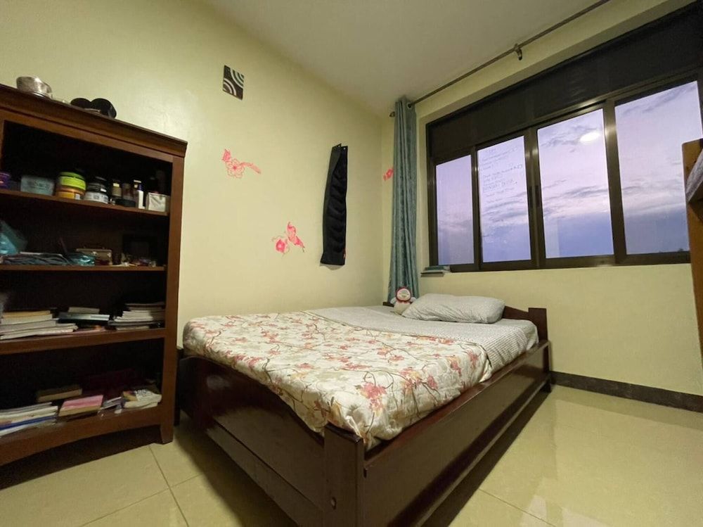 Room-nshuti Spacious Quiet Rm For Short Shared Dormitory, 1 Bedroom, Balcony, Garden View 2