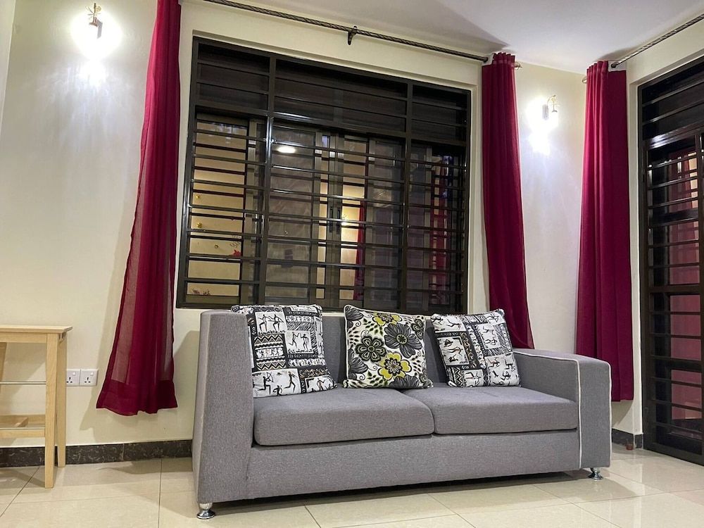 Room-nshuti Spacious Quiet Rm For Short Shared Dormitory, 1 Bedroom, Balcony, Garden View 14