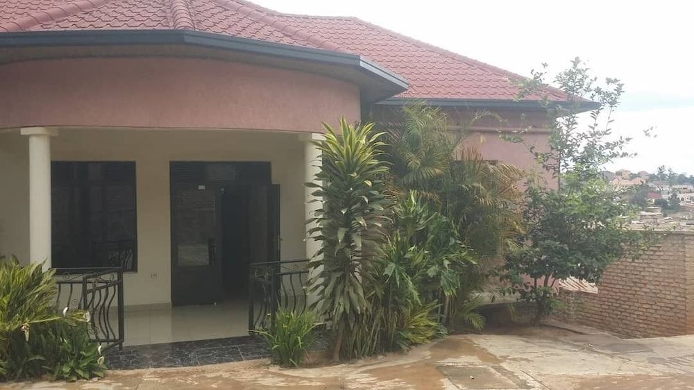 undefined EmmysRoomies B&B