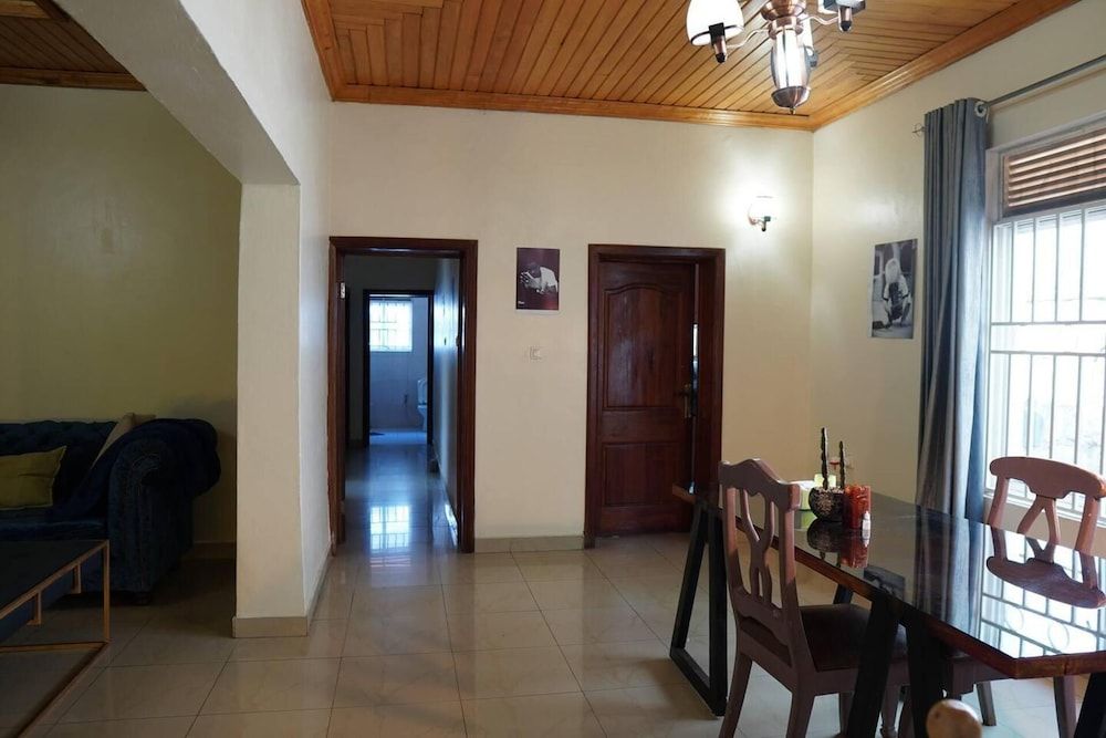 Entire Artistic House 5mins From Convention Centre House 18