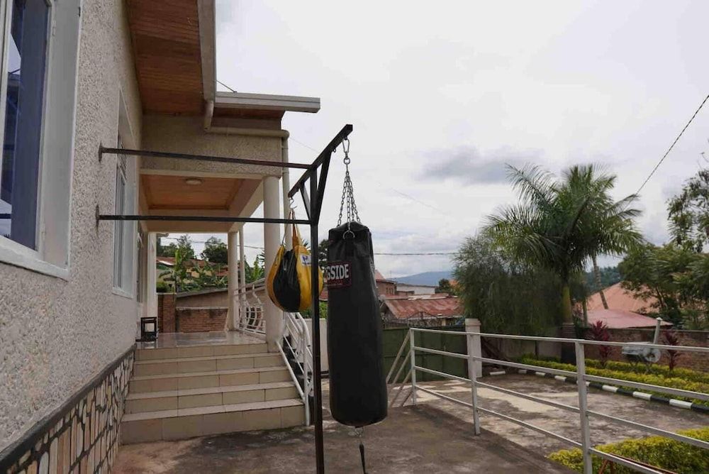 Entire Artistic House 5mins From Convention Centre House 13