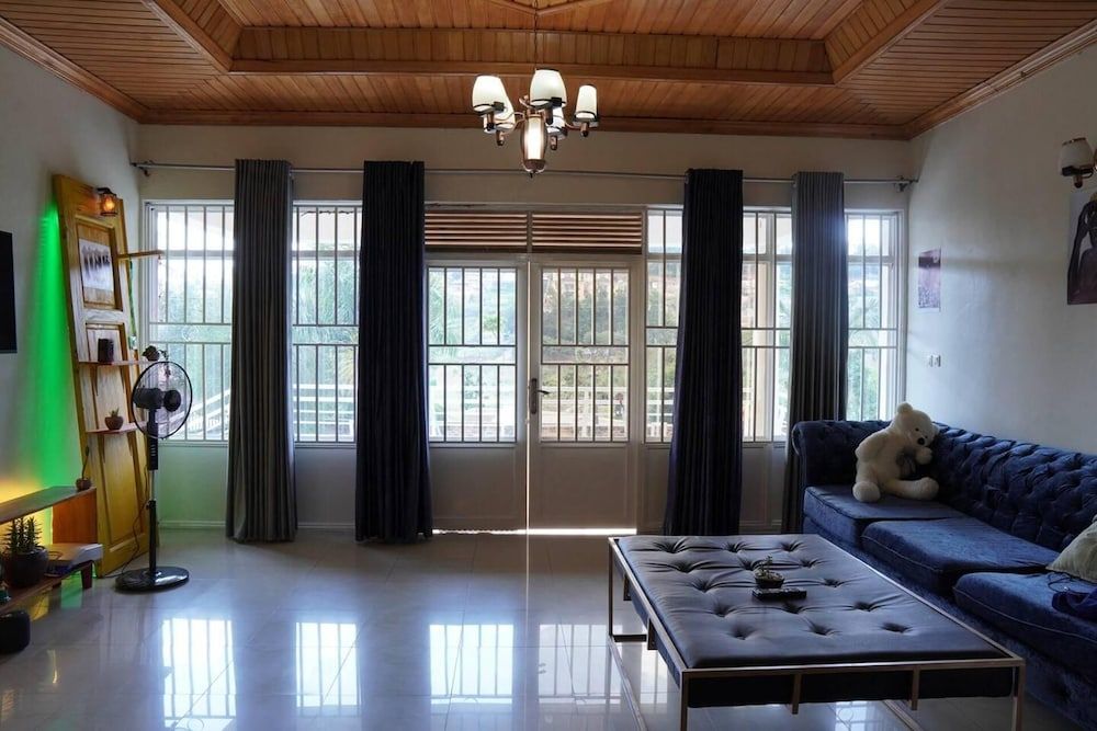Entire Artistic House 5mins From Convention Centre House 33