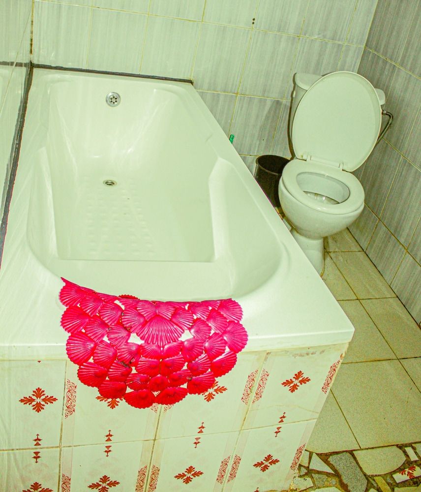 undefined Hotel Heartland 7