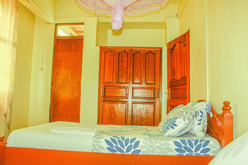 undefined Hotel Heartland 10