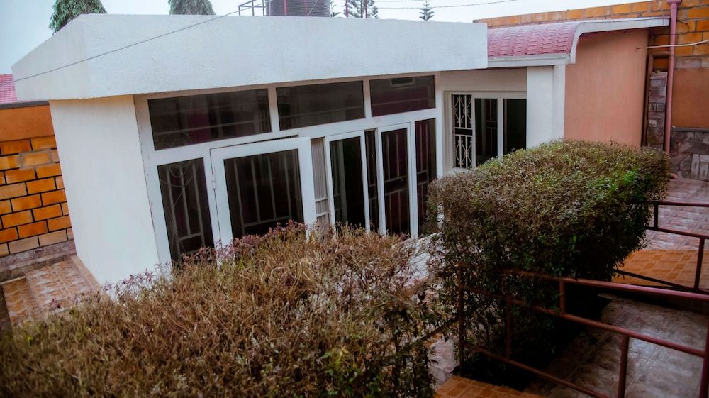 undefined Martin Aviator Hotel 5