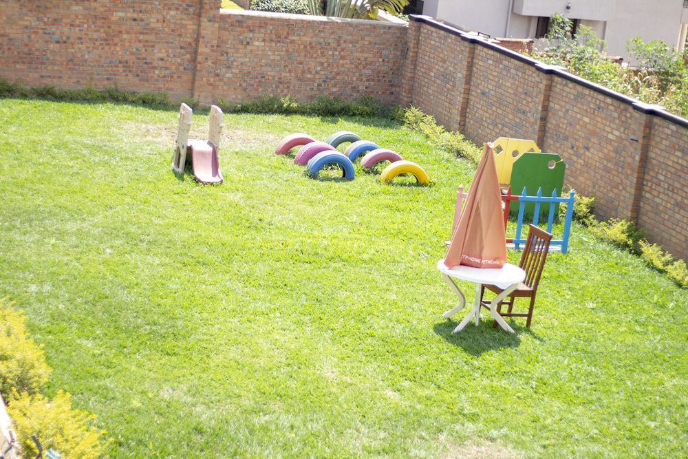 undefined Room in House - Spacious Double Room With Parking and Wifi 6