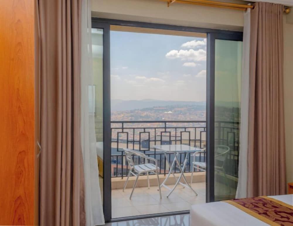 undefined Tropical Plaza Apartments 5