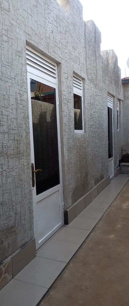 undefined Tommy's Budget Rooms