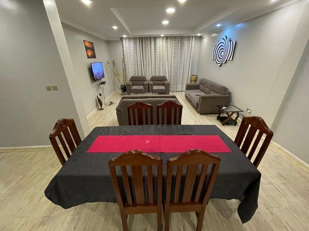 Lovely 3-bedroom Apartment Swimming Poolgym Apartment, 3 Bedrooms, Balcony, Mountain View 15