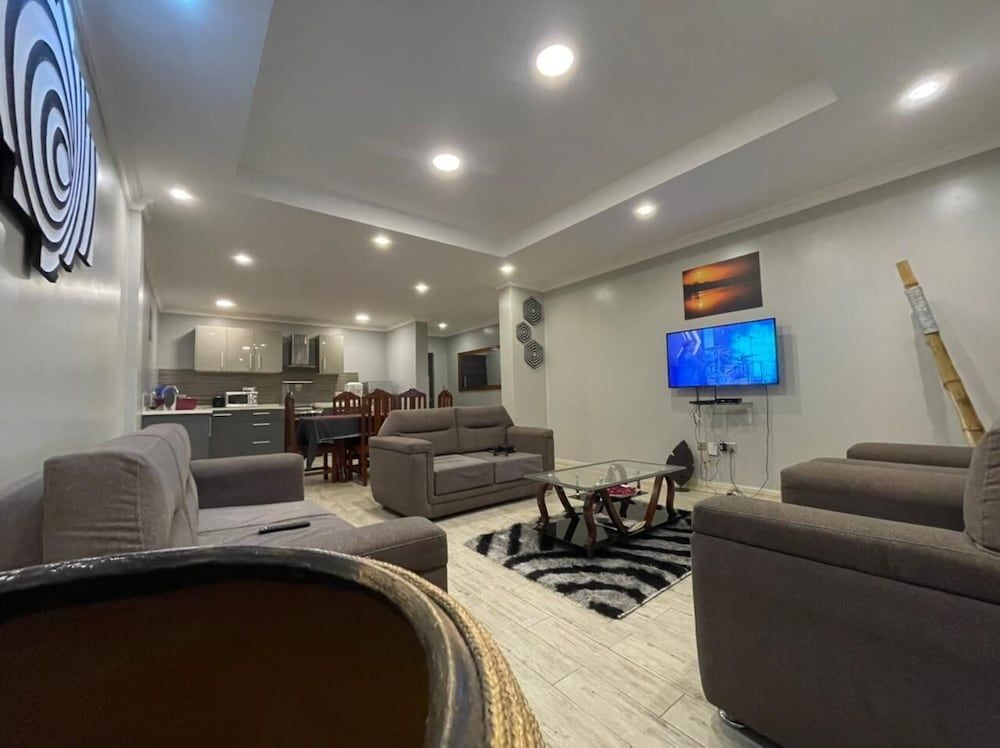 Lovely 3-bedroom Apartment Swimming Poolgym Apartment, 3 Bedrooms, Balcony, Mountain View 6