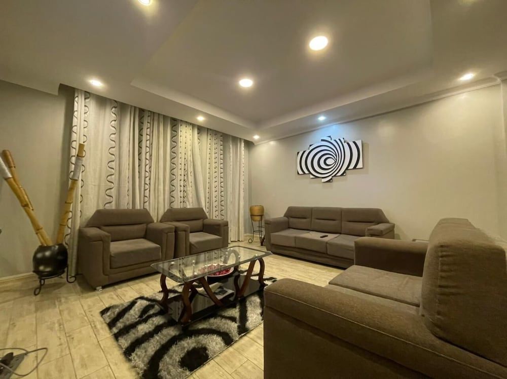 Lovely 3-bedroom Apartment Swimming Poolgym Apartment, 3 Bedrooms, Balcony, Mountain View 5