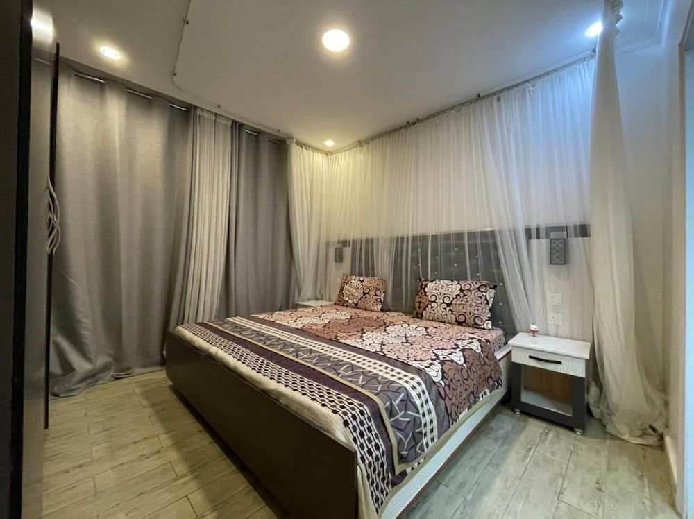 Lovely 3-bedroom Apartment Swimming Poolgym Apartment, 3 Bedrooms, Balcony, Mountain View 3