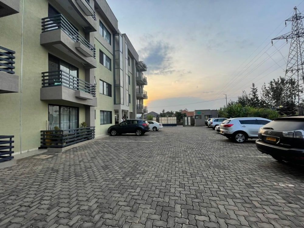 undefined Lovely 3-bedroom Apartment Swimming Poolgym 5