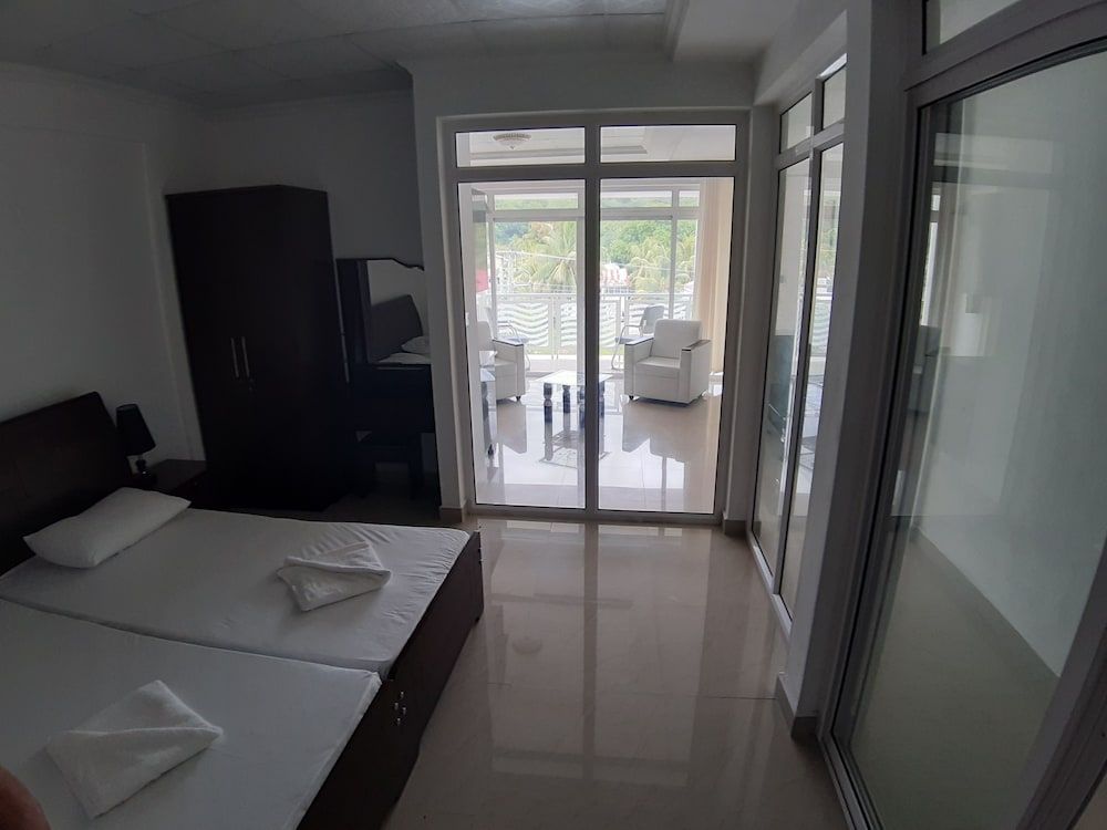 undefined Diamond Plaza 6