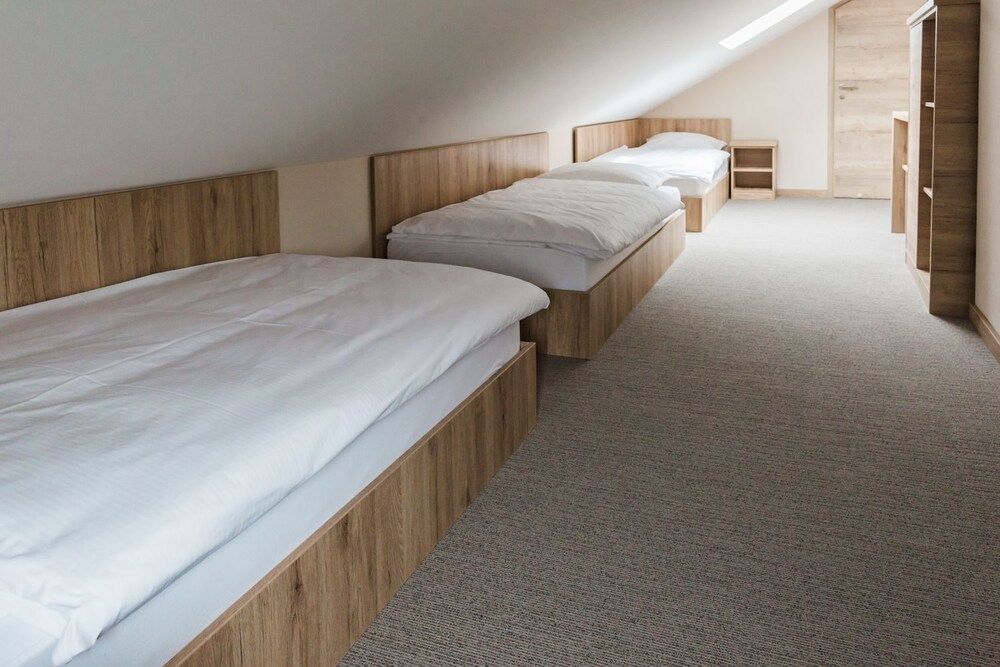 Bed & Breakfast Tea rooms Family Room, Multiple Beds, Non Smoking 2