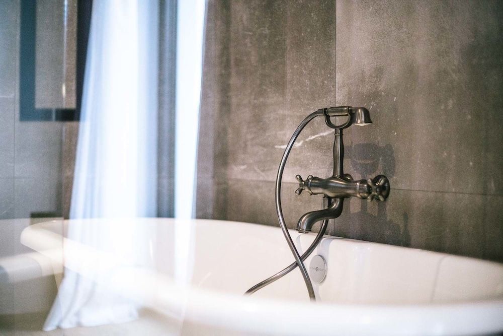 Vault Hotel DELUXE DOUBLE ROOM 7