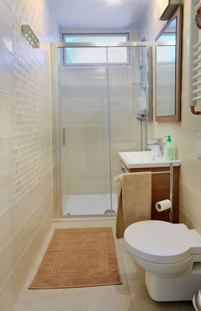 CastleView Family Apartment, 2 Bedrooms 23