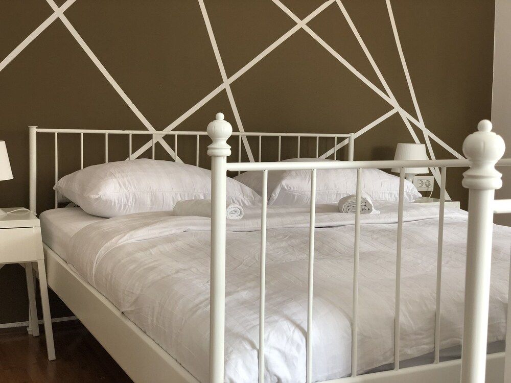 undefined Central Antique Apartments 7