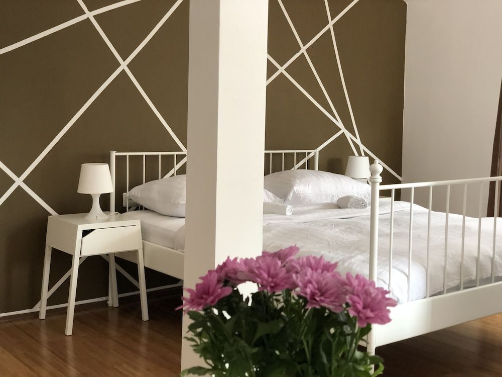 undefined Central Antique Apartments 2